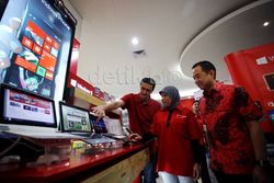 Pojok Windows 8 di Grapari Telkomsel
