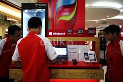 Pojok Windows 8 di Grapari Telkomsel