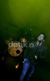 Selain NOAH, beberapa musisi juga memeriahkan acara tersebut seperti Pinkan Mambo, Ashanty, dan Duo Maia.