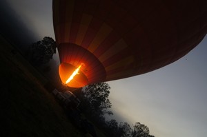 Menyambut Pagi di Atas Balon Udara, Mantap!