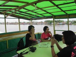 Santap Siang Sambil Berpesiar di Kapuas, Nikmat!