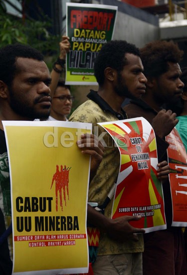 Di Hari Bumi, Freeport Didemo