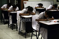 UN SMP/MTs kali ini dimulai lebih pagi, yaitu pukul 07.30 WIB.