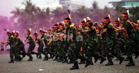 Sejumlah atraksi ditampilkan oleh para prajurit wanita TNI.