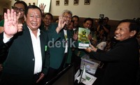 Partai Bulan Bintang (PBB) akhirnya resmi mendaftarkan Susno Duadji sebagai bakal caleg mereka untuk Pemilu 2014.
