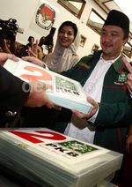 Arzeti Bilbina Serahkan Bakal Caleg PKB
