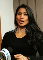 Hitam-putih Anne J Cotto di Sidang Cerai