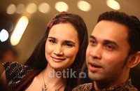 Cantiknya istri Teuku Zacky.