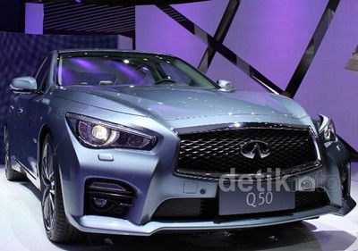Infiniti Q50 yang Menggoda