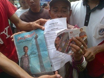 Protes Normalisasi Waduk Pluit, Warga Tagih Janji Jokowi