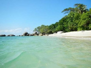 Ada Pulau Cantik Tak Berpenghuni di Negeri Laskar Pelangi