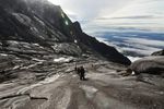 Perjuangan Para Perempuan Indonesia Mendaki Gunung Kinabalu