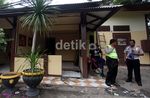 Menolak Digusur Warga Pluit  Blokir Jalan