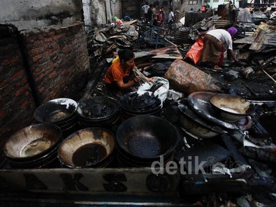 75 Rumah di Kebon Sirih Ludes Terbakar