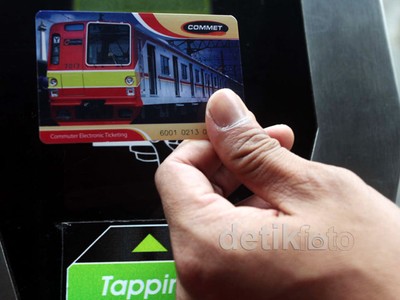 Uji Coba Tiket Elektronik KRL Rute Jakarta Kota-Depok