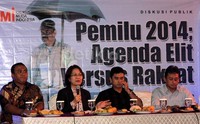 Peneliti Lembaga Ilmu Pengetahuan Indonesia (LIPI) Siti Zuhro mengatakan Pemilu 2014 merupakan langkah menuju demokrasi yang terkonsolidasi dengan mengutamakan kepentingan rakyat.