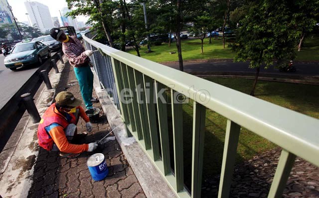 Jembatan Semanggi Dipercantik