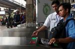 Uji Coba Tiket Elektronik KRL Rute Jakarta Kota-Depok