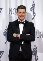 Michael Buble & Istrinya yang Super Seksi