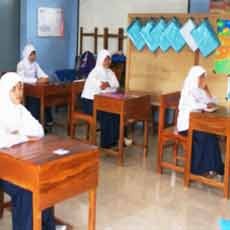 Soal UN Terlalu Panjang, Siswa SMPLB Lumajang Kuwalahan