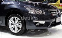 Mobil ini mengusung mesin QR25DE yang dilengkapi dengan transmisi CVT XTRONIC.