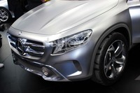 Bentuknya semakin menantang dengan ukuran pelek 20 inci dan ban 255/45.