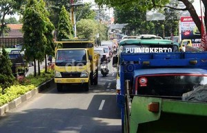 Jalur Selatan Jateng Lumpuh karena Aksi Mogok Massal Angkutan