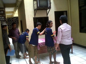 2 Tersangka Pencuri Angkot di Depok Ditembak, 1 Selamat karena Menyerah