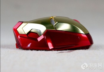     Mouse unik ini berbalut warna merah dan kuning keemasan, persis seperti corak yang diusung Iron Man. (kredit foto: PCPOP)
