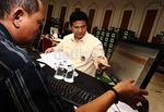 Ketua KPU Tinjau Proses Verifikasi