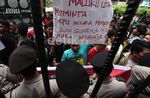 Mahasiswa Maluku Demo KPU
