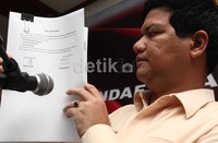 Web KPU berisikan daftar bakal calon legislatif tingkat DPR RI yang berjumlah 6576 orang untuk 77 daerah pemilihan, yang disodorkan 12 peserta pemilu.