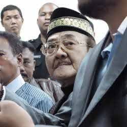 Eyang Subur Juga Akan Dilaporkan dengan Pasal Perzinaan