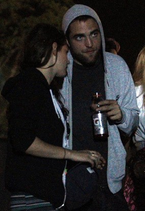 Dihadiahi Cincin oleh Robert Pattinson, Kristen Stewart Malah Selingkuh Lagi?