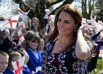 Senyum Manis Kate Middleton
