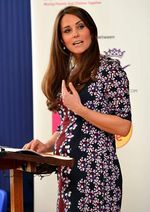 Senyum Manis Kate Middleton