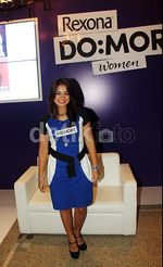 Nirina Zubir Bangga jadi Ibu & Istri