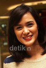 Wajah Sumringah Renata Kusmanto