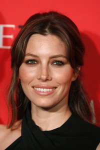 Jessica Biel tampak menawan, memamerkan senyumnya yang manis. REUTERS/Lucas Jackson.
