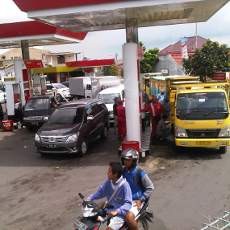 SPBU Dipenuhi Antrean Solar Sejak Pukul 05.00 WIB