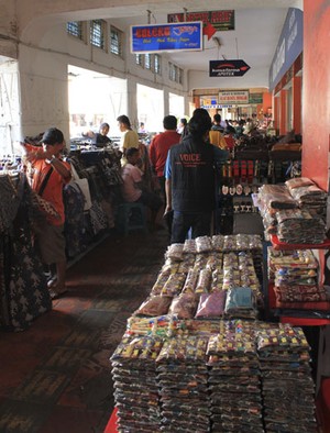 Berburu Barang Unik Di Malioboro