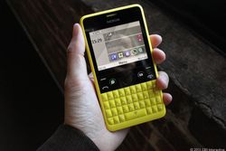 Nokia Asha 210, Si Penantang BlackBerry Curve