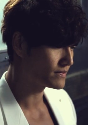 5 Perempuan Cantik yang Bikin Kim Jong Kook Luluh