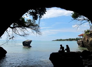 Pantai Karang Bolong, Pengunjungnya Tak Pernah Kosong