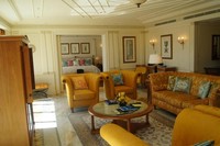 Khusus untuk kelas Imperial Suite ada tambahan ruang tamu, ruang makan dan dapur dan balkon yang lebih luas untuk berjemur. Sedangkan, semua jenis kamar juga memiliki Juliet Balcony khas Verona untuk menikmati pemandangan laut Gold Coast yang indah (Gagah/detikTravel)