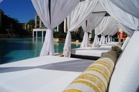 Kolam renang yang mewah milik Palazzo Versace. Sementara itu, setiap kamar memiliki spa bath untuk berendam (Gagah/detikTravel)