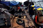 Pohon Tumbang di Jl Otista Dibersihkan