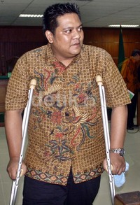Dendy Prasetia meninggalkan ruang sidang setelah menjalani sidang. Lamhot Aritonang/detikFoto.