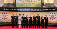 Pembukaan tersebut dimulai dengan sesi foto bersama kesepuluh pemimpin ASEAN. Cahyo Bruri Sasmito/Setpres.