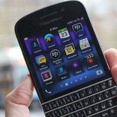 BlackBerry Z10 Banyak Lawan, Q10 Tanpa Lawan